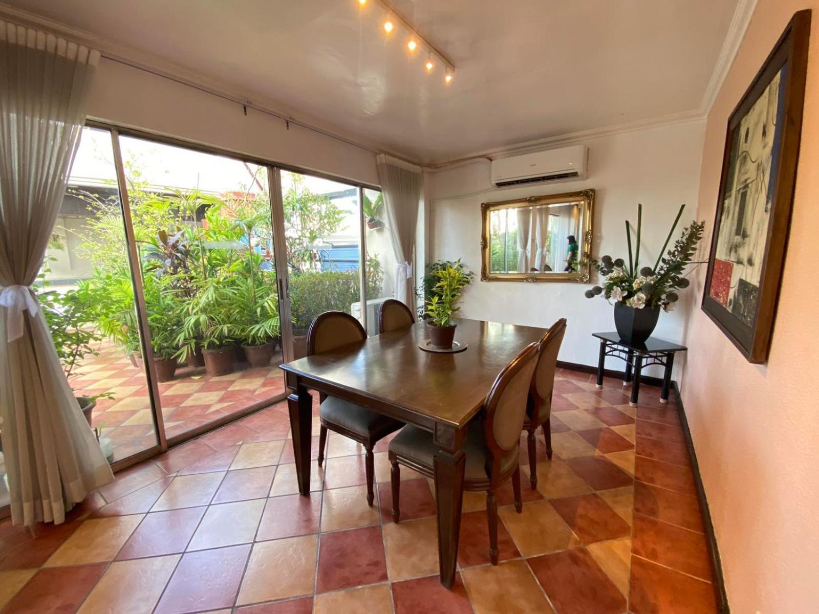San Juan  Stone House Quezon City מראה חיצוני תמונה